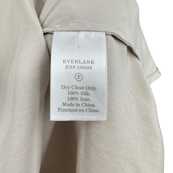 Everlane Cream Gray Silver Satin Silk Long Sleeve Button Up Collared Blouse - Picture 10 of 10